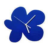 Horloge murale à fleurs bleues